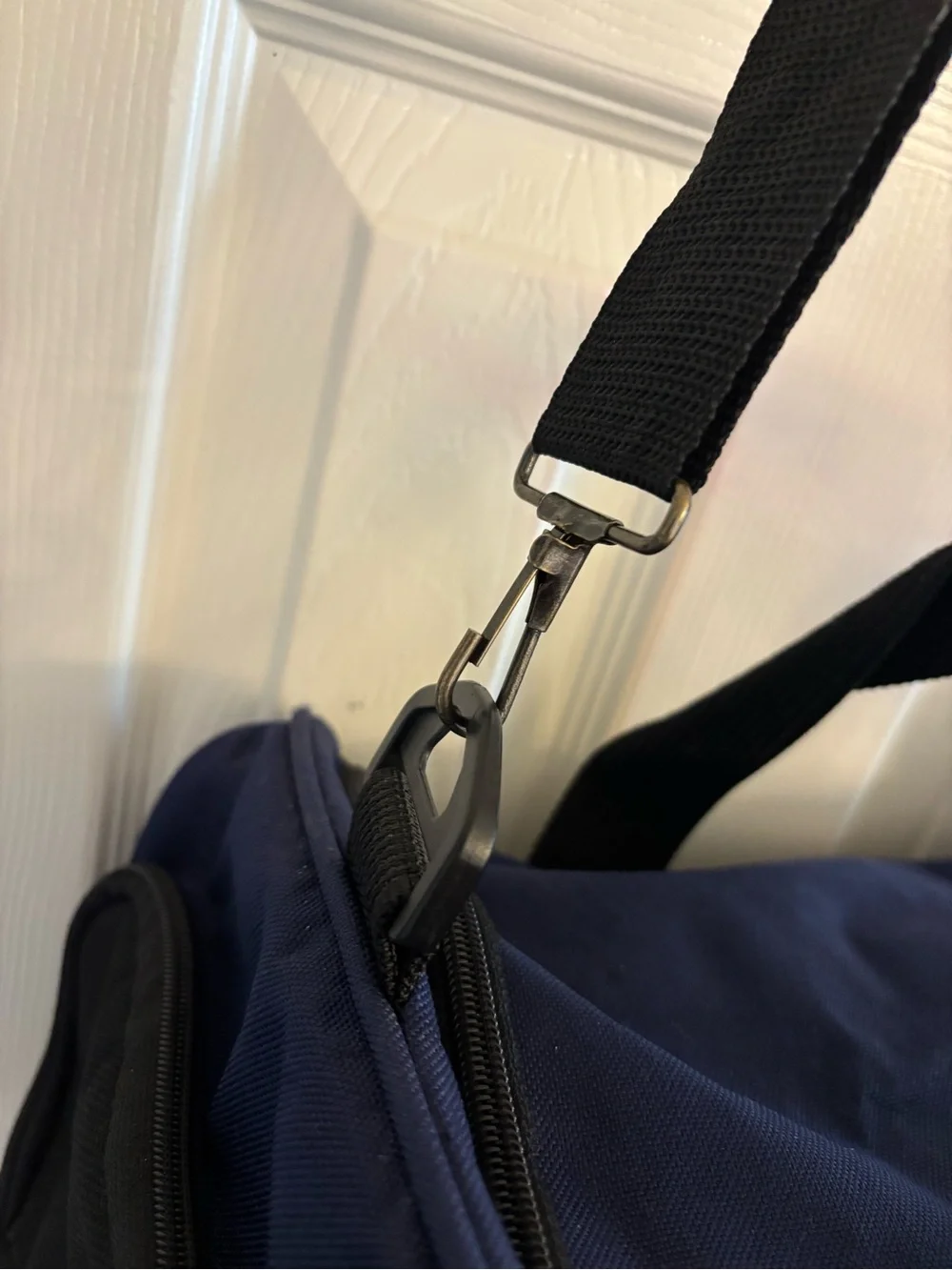 Eddie Bauer Navy Blue Duffle Bag Gym Travel Carry-On Shoulder Strap